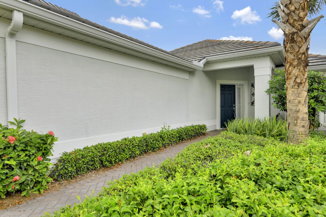 2435 Woodbourne Pl, Cape Coral, FL 33991