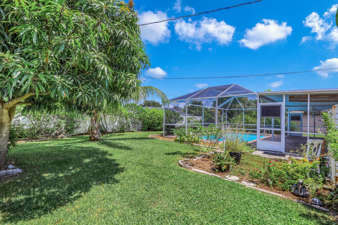 1007 Archer Pkwy E, Cape Coral, FL 33904