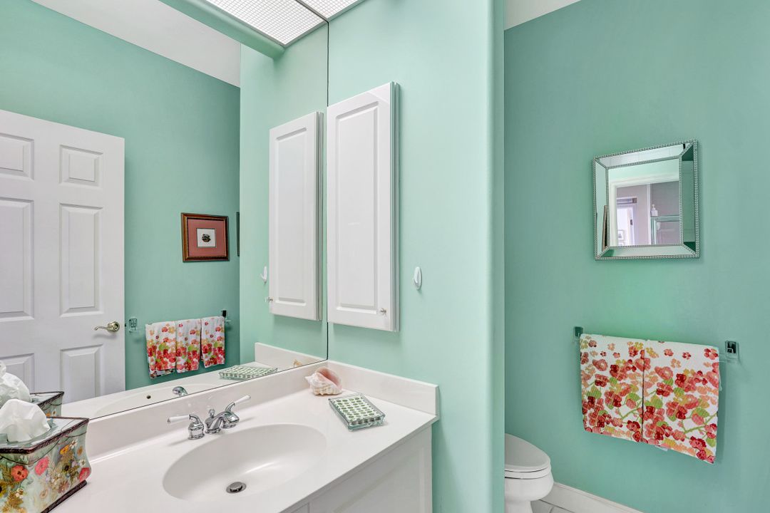 242 Edgemere Way E, Naples, FL 34105