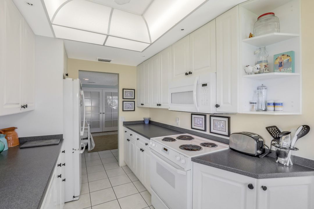 3400 Gulf Shore Blvd N #J-1, Naples, FL 34103