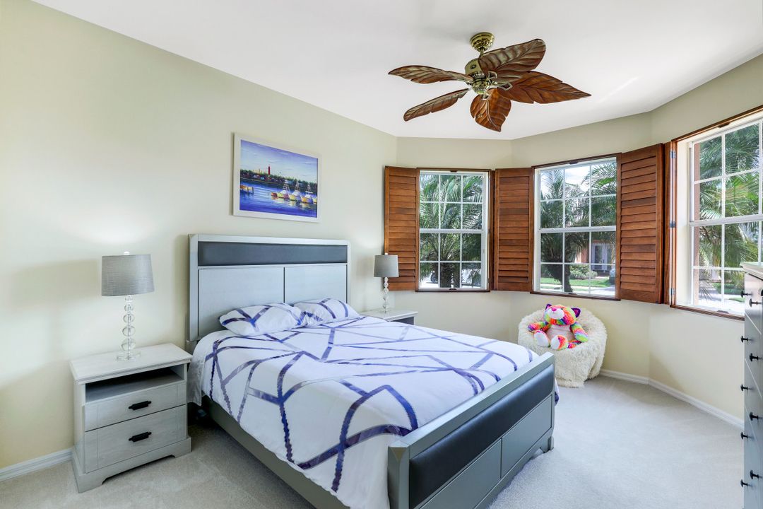 14087 Mirror Ct, Naples, FL 34114