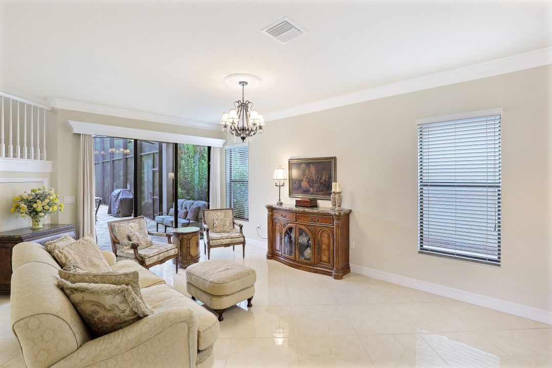 3342 Pacific Dr, Naples, FL 34119