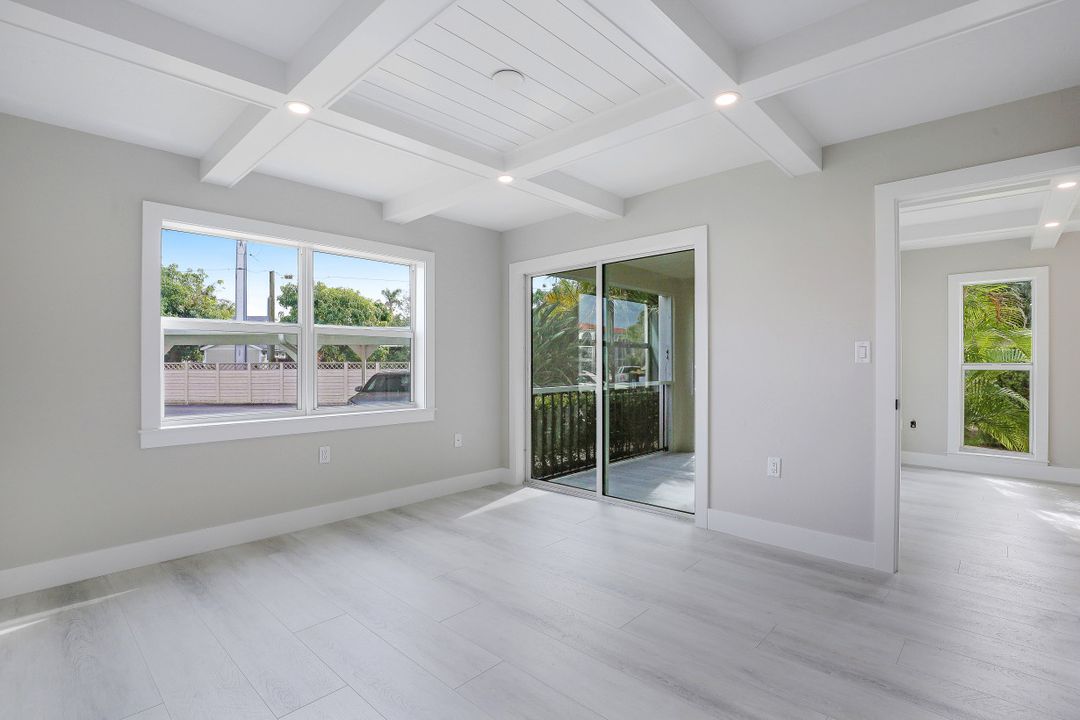 53 High Point Cir W #107, Naples, FL 34103