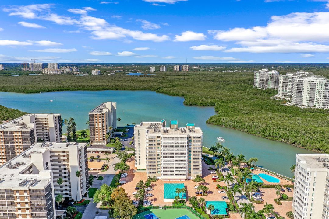 21 Bluebill Ave #404, Naples, FL 34108