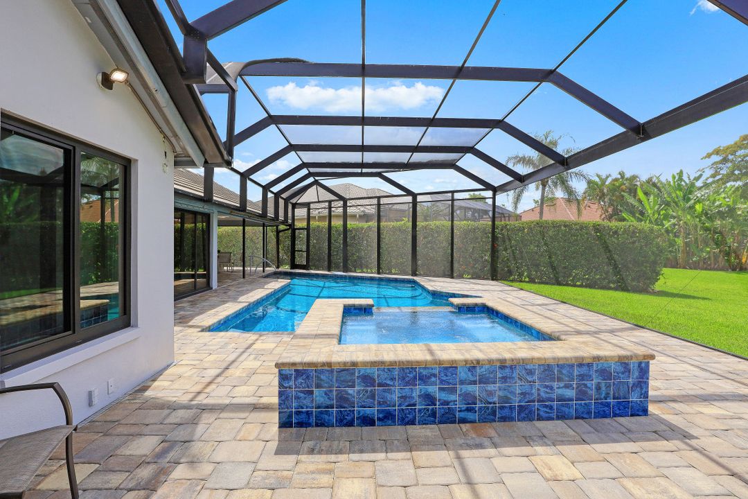 1380 Bald Eagle Dr, Naples, FL 34105