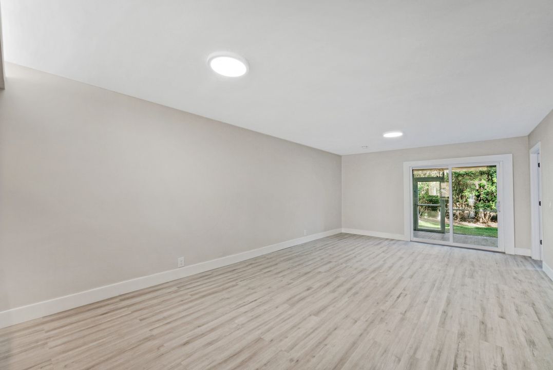 7797 Esmeralda Way #K-102, Naples, FL 34109