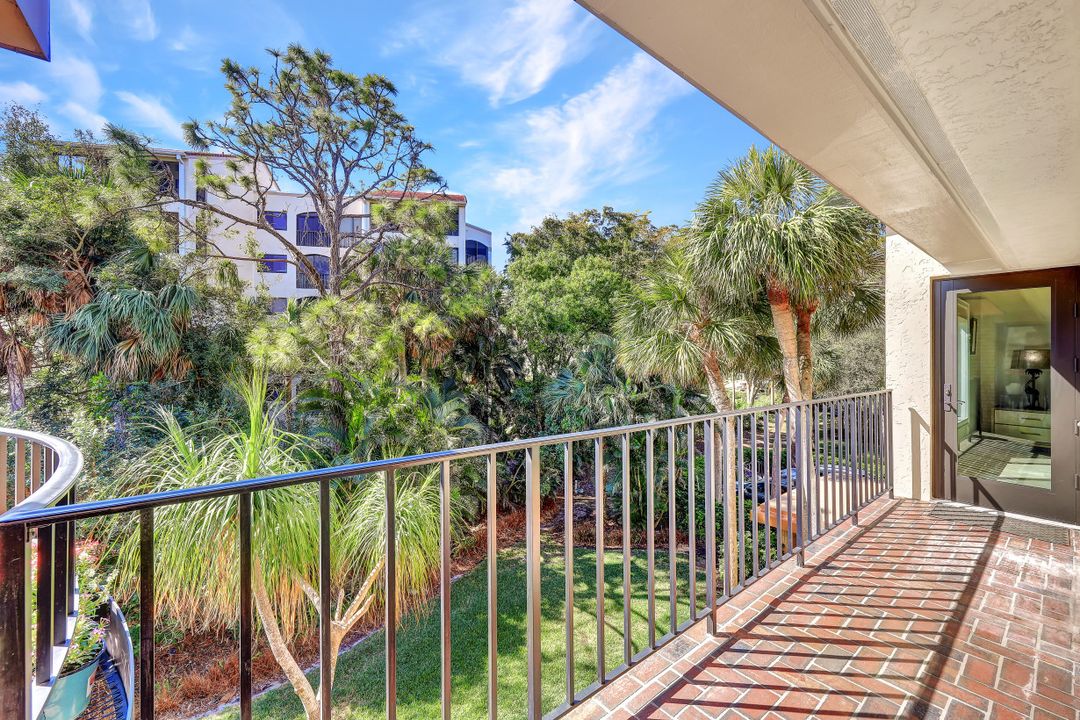 6710 Pelican Bay Blvd #435, Naples, FL 34108