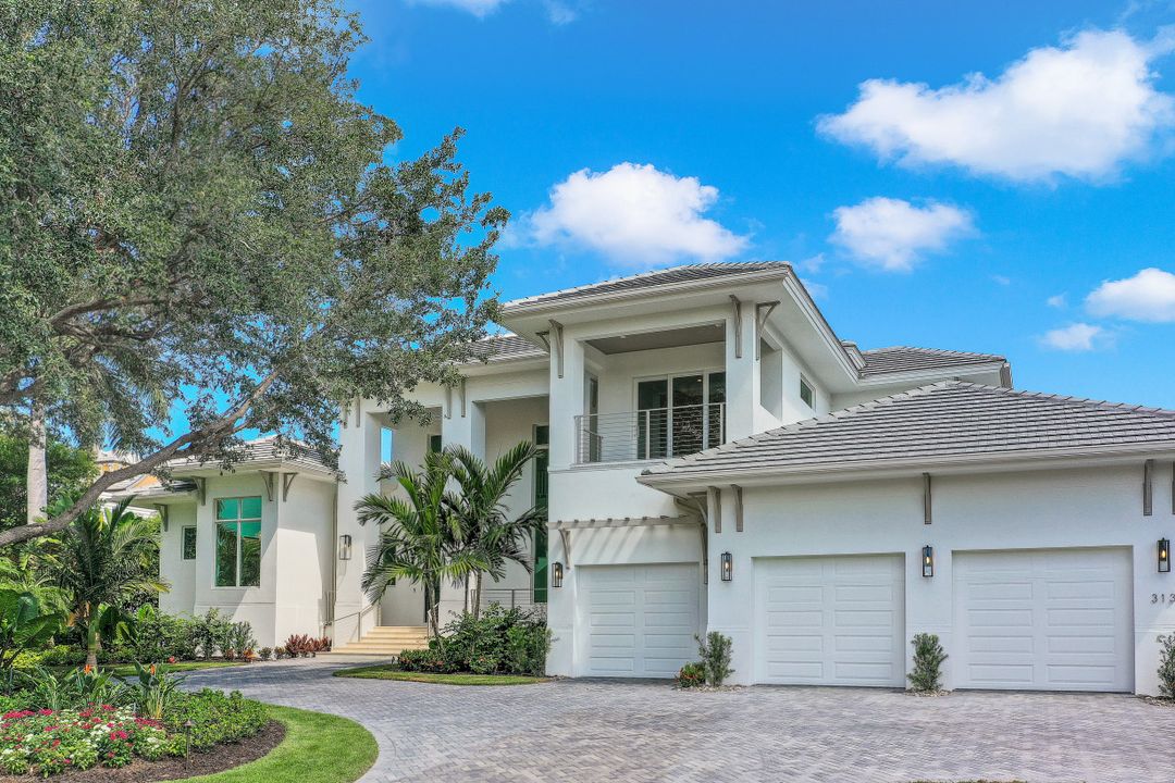 313 Turtle Hatch Rd, Naples, FL 34103