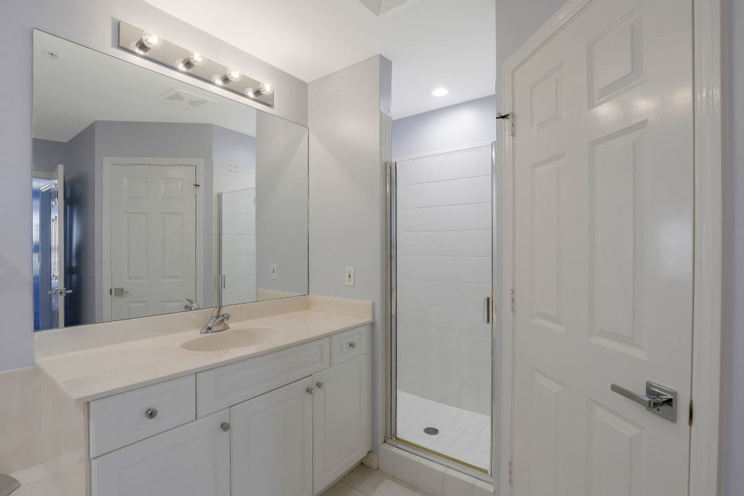 401 Bayfront Pl #3401, Naples, FL 34102