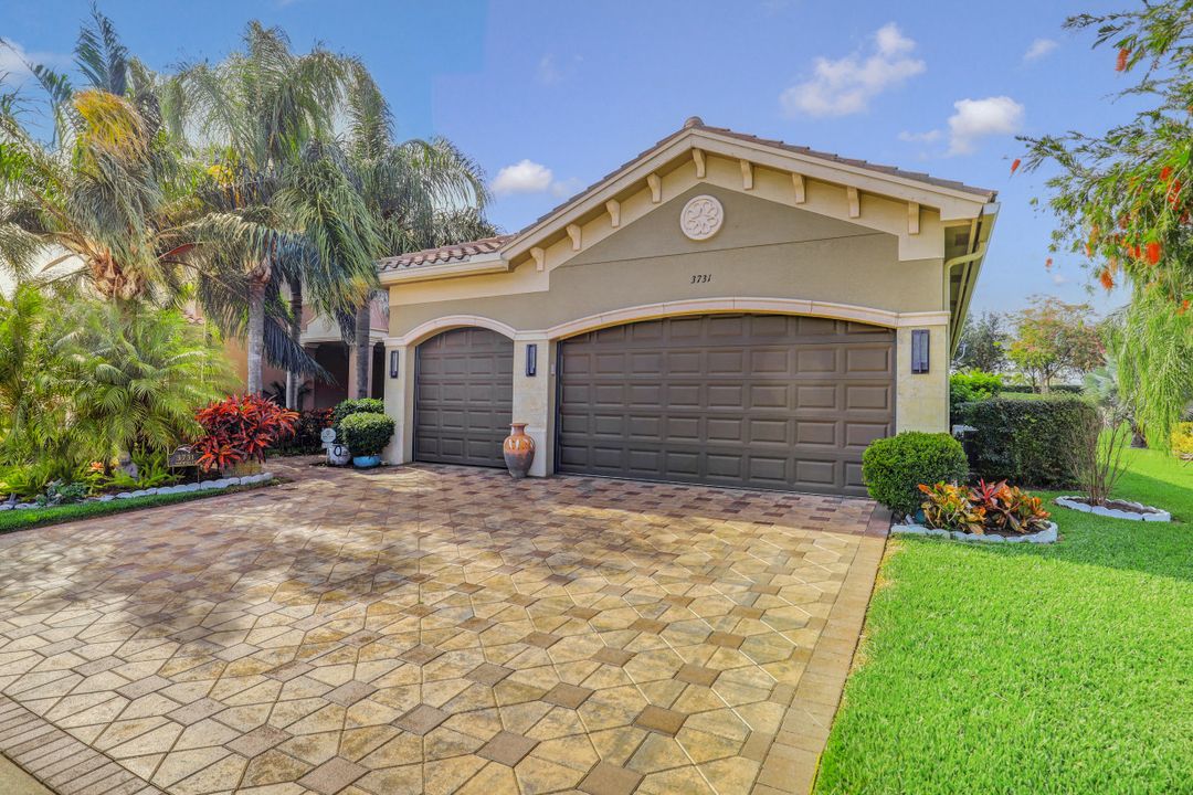 3731 Madeira Ct, Naples, FL 34119