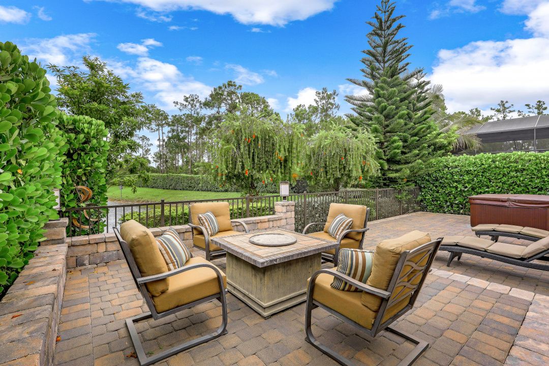 14713 Reserve Ln, Naples, FL 34109