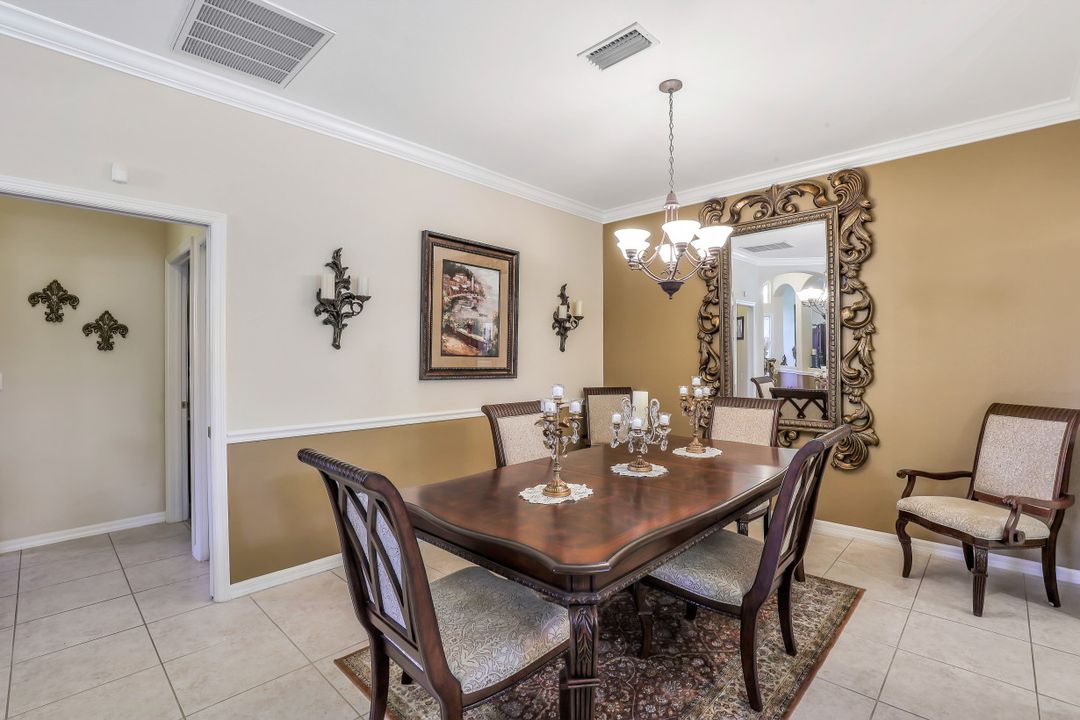 2084 Crestview Way, Naples, FL 34119
