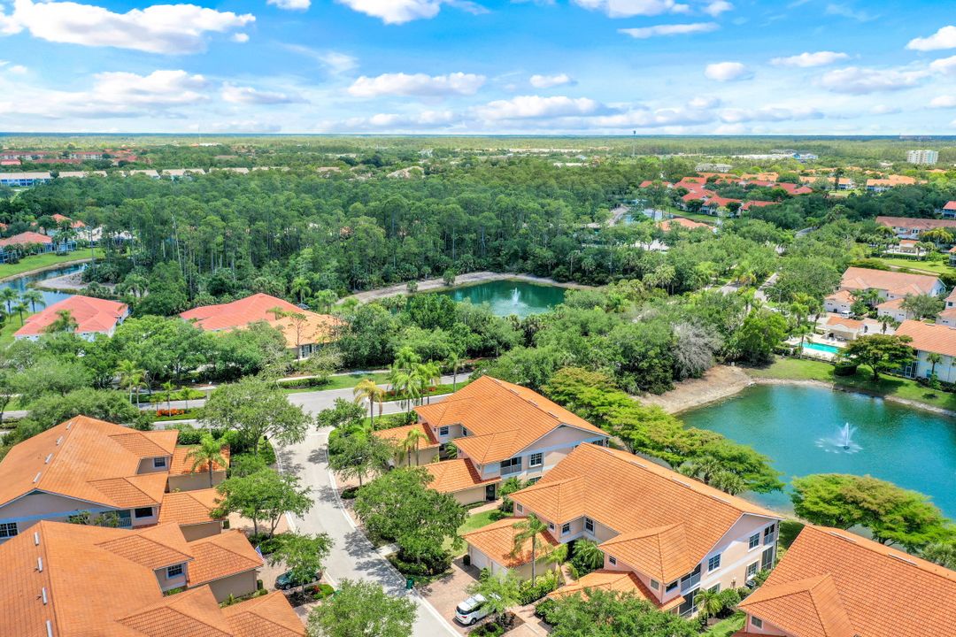5610 Sherborn Dr #202, Naples, FL 34110