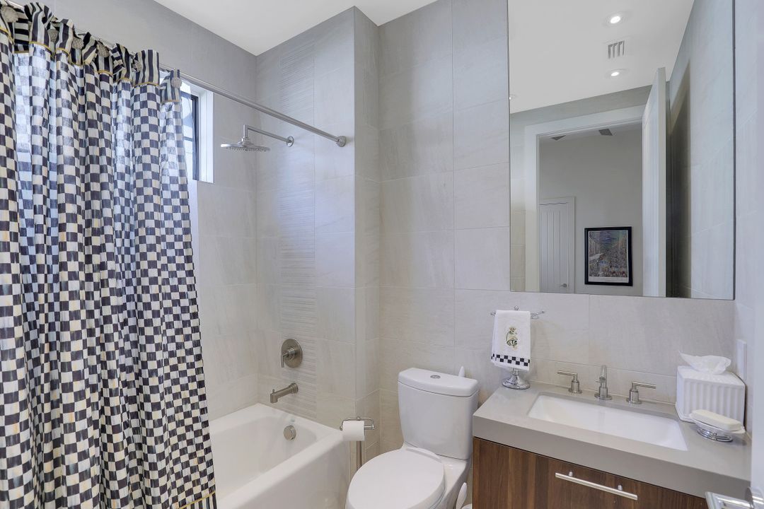 3255 Tavolara Ln, Naples, FL 34114