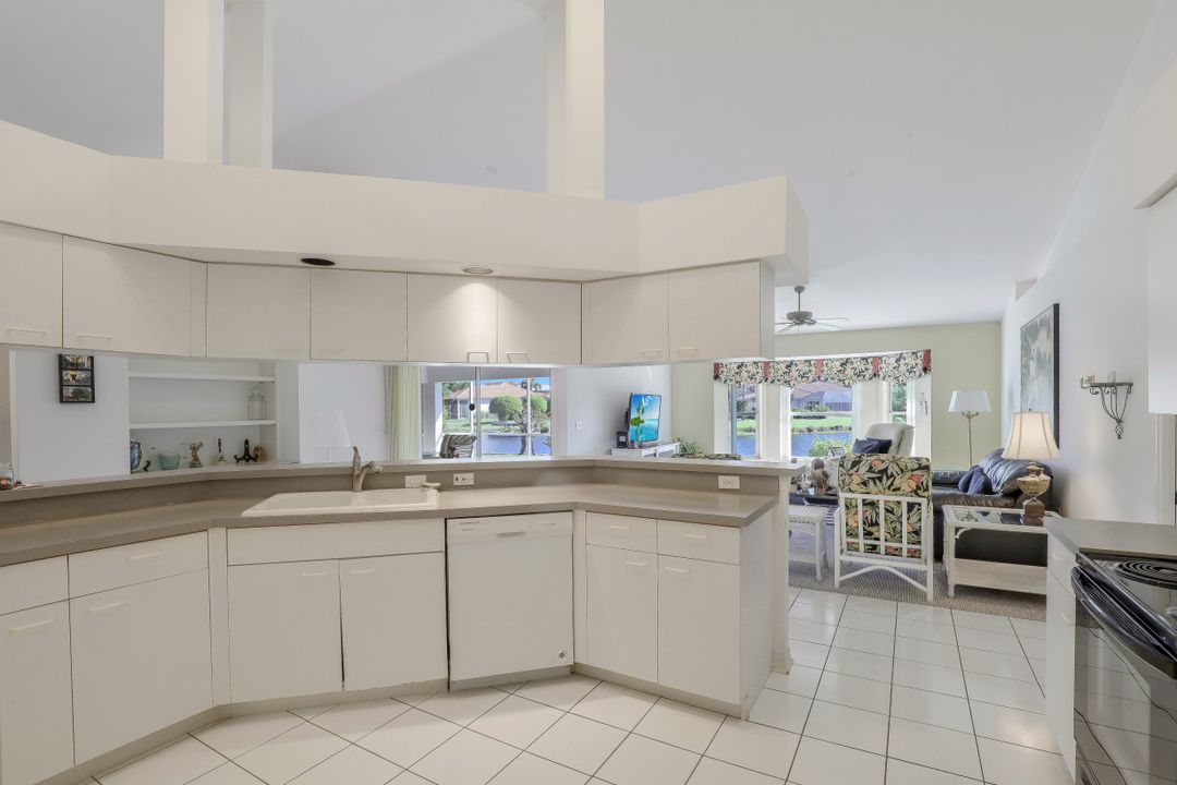 11708 Longshore Way W, Naples, FL 34119