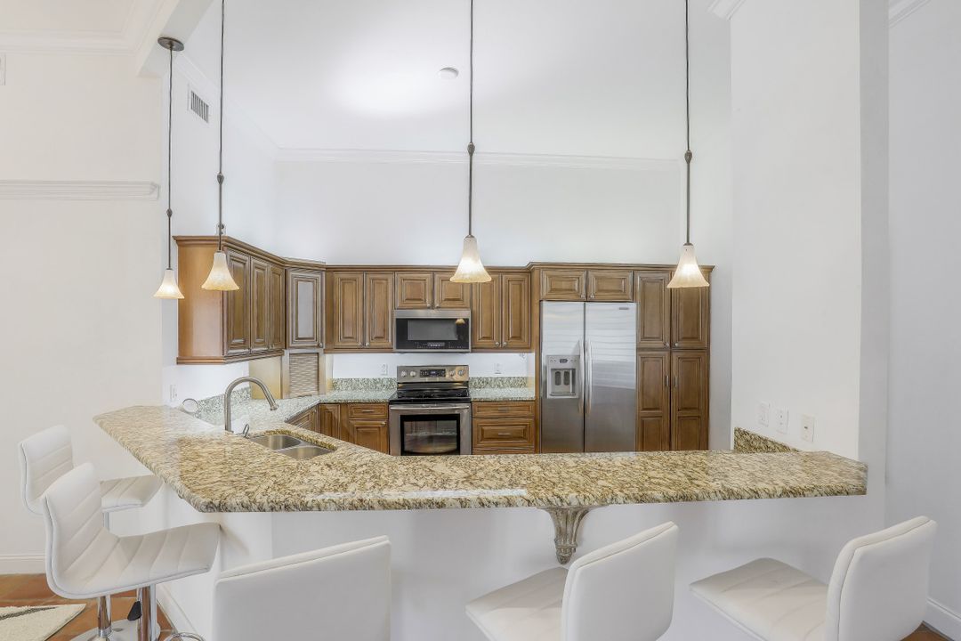 6535 Valen Way #202, Naples, FL 34108