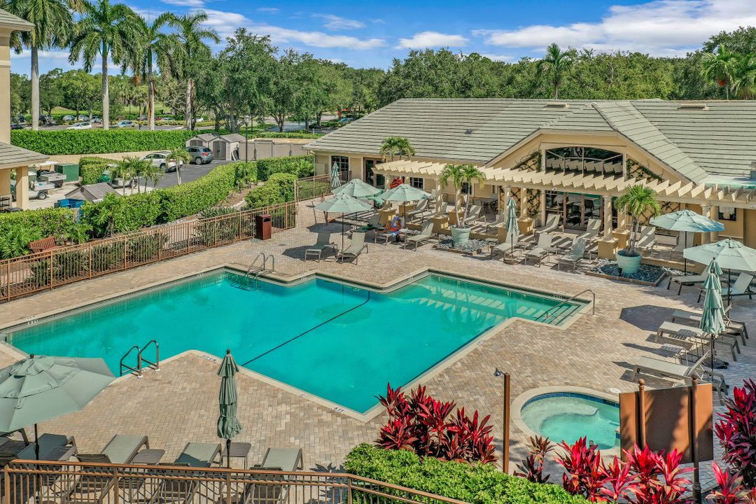 1818 Leamington Ln, Naples, FL 34109