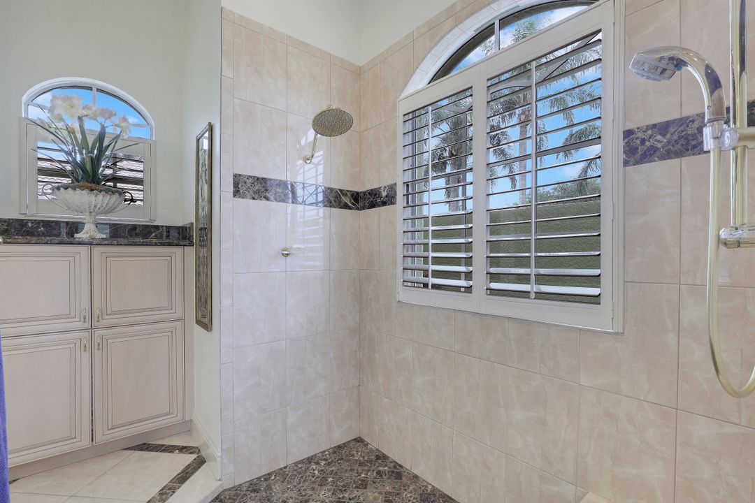 795 Brentwood Point, Naples, FL 34110
