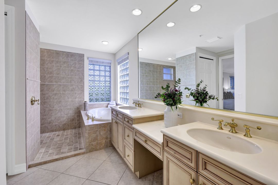 2850 Tiburon Blvd E #101, Naples, FL 34109