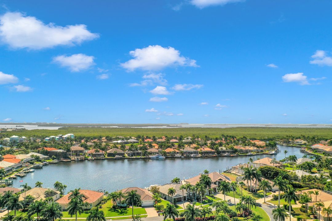 1900 Lagoon Ln, Cape Coral, FL 33914