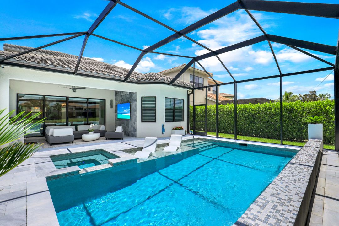 4448 Aurora St, Naples, FL 34119