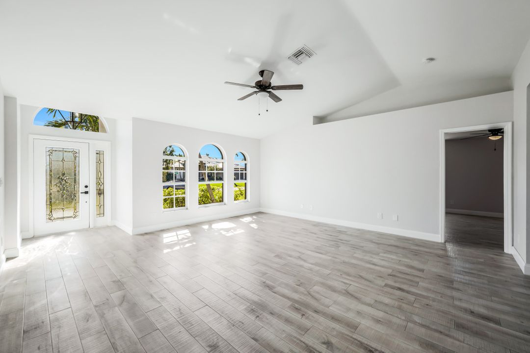 2555 SW 27th St, Cape Coral, FL 33914