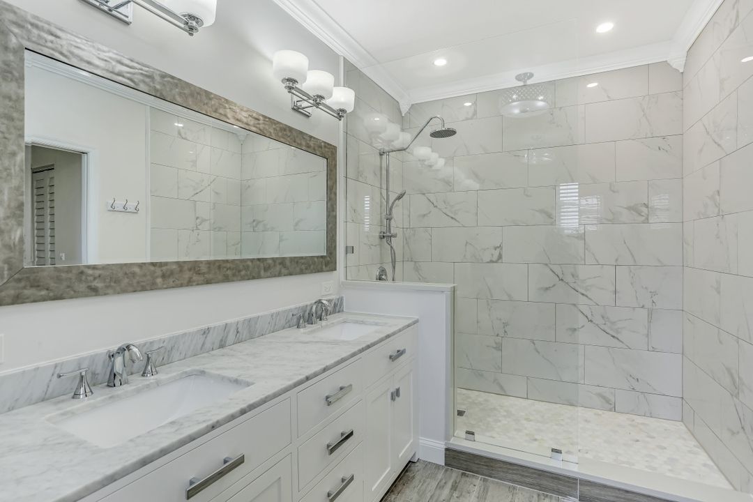 680 Luisa Ln #4, Naples, FL 34104