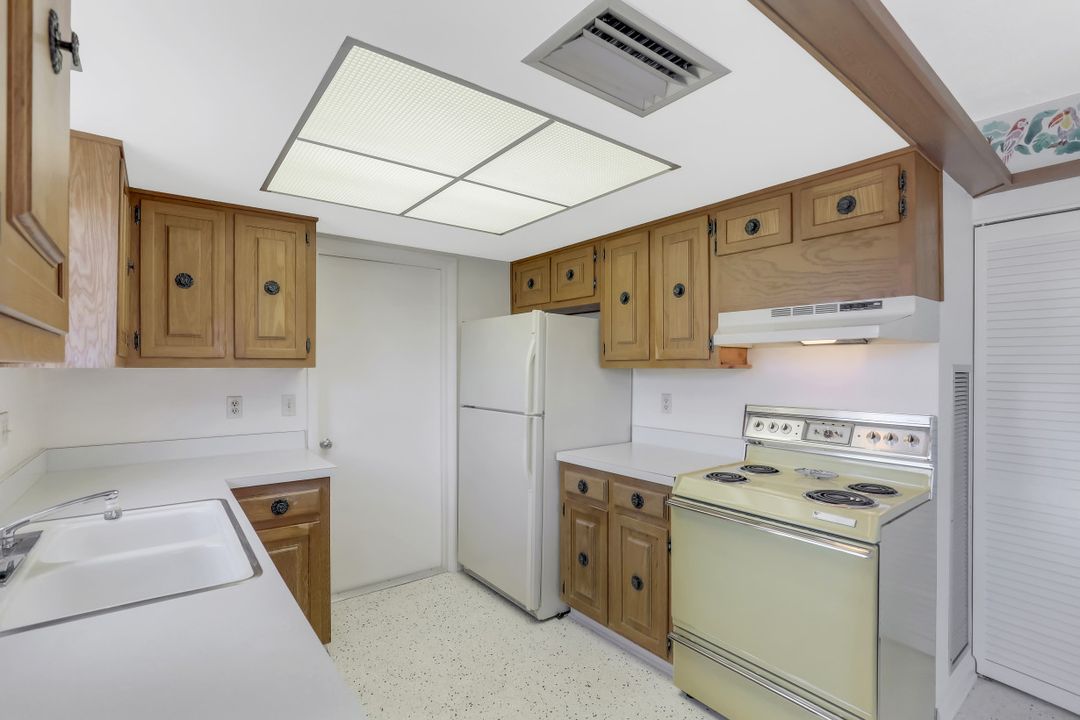 1211 Mulberry Ct, Marco Island, FL 34145