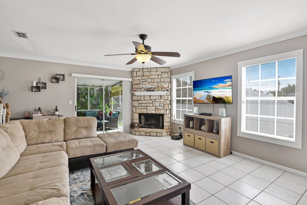 8365 Tahiti Rd, Fort Myers, FL 33967