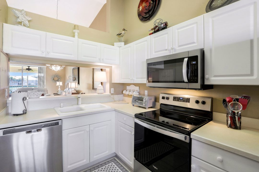 6650 Huntington Lakes Cir #203, Naples, FL 34119