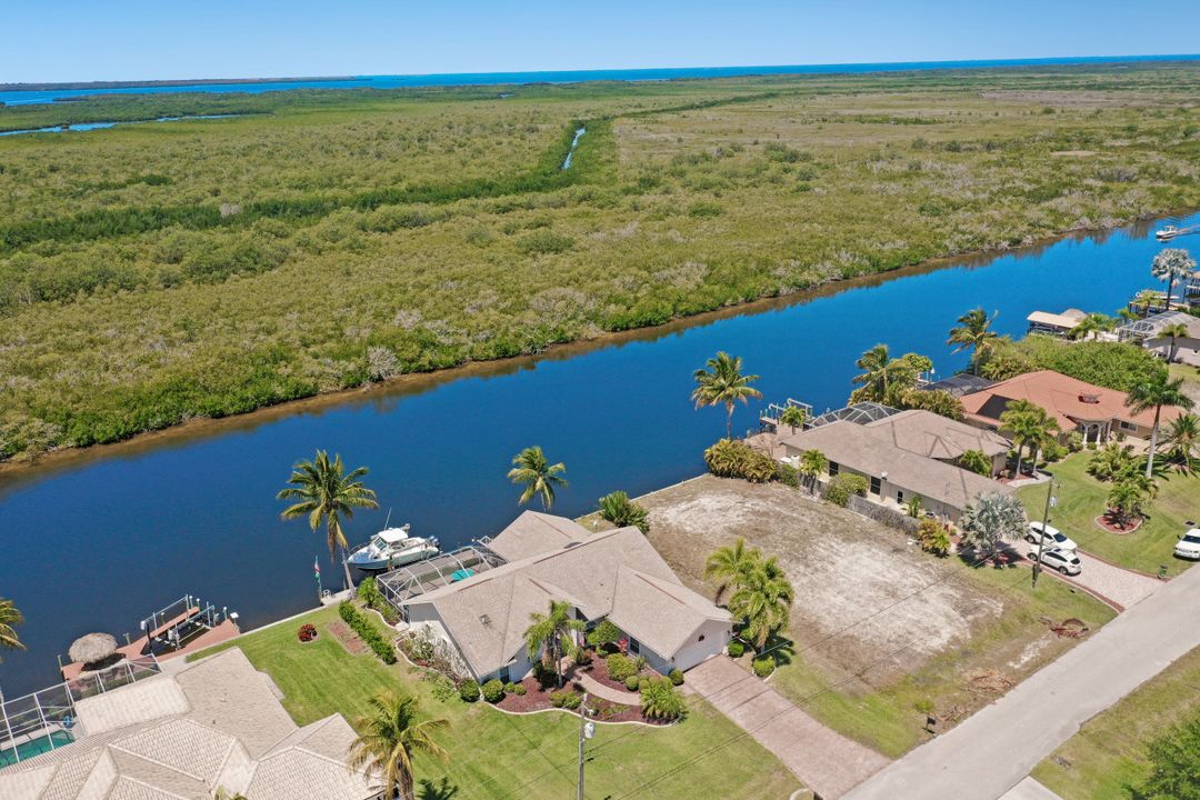 1020 NW 43rd Ave, Cape Coral, FL 33993