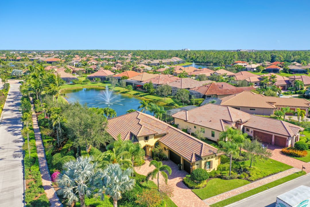 6287 Serano Way, Naples, FL 34113