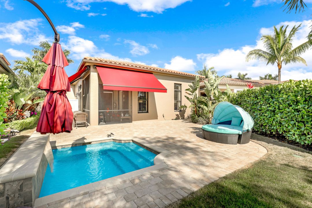 7919 Cordoba Pl, Naples, FL 34113