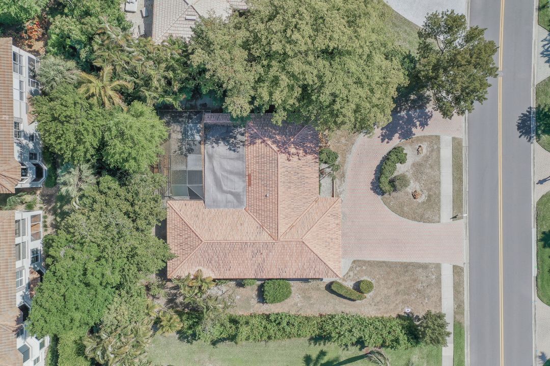 3840 Crayton Rd, Naples, FL 34103
