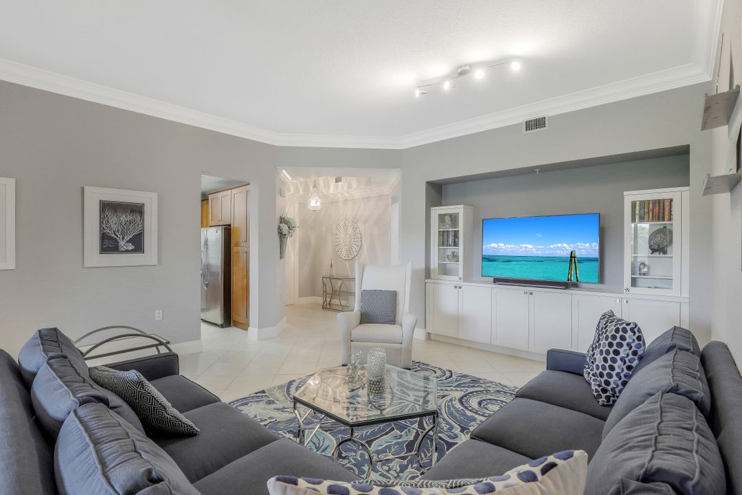 9206 Museo Cir #104, Naples, FL 34114