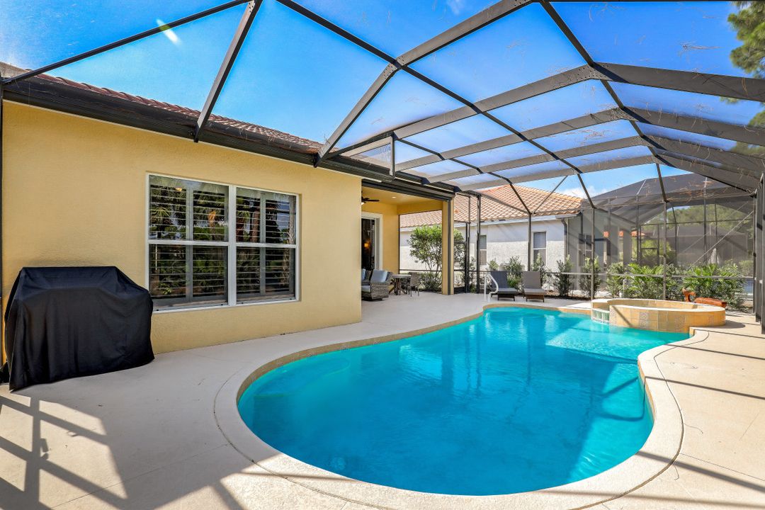28609 Pienza Ct, Bonita Springs, FL 34135