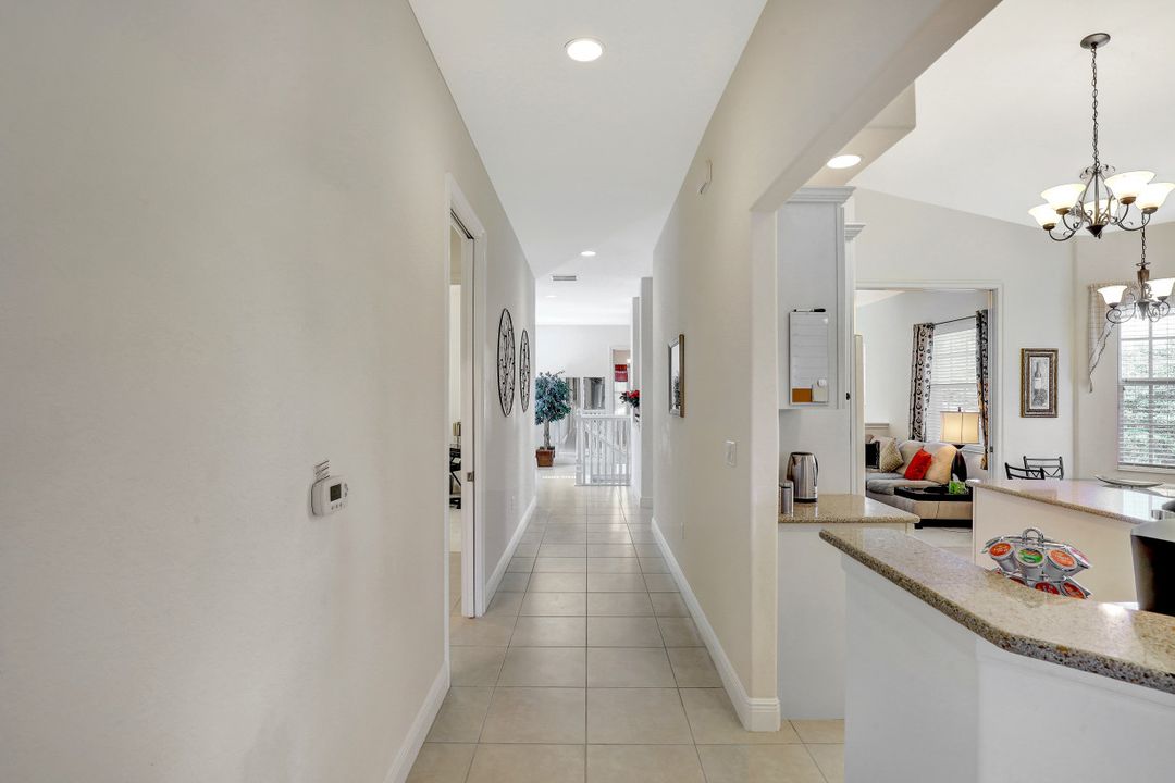 7838 Hawthorne Dr #1803, Naples, FL 34113