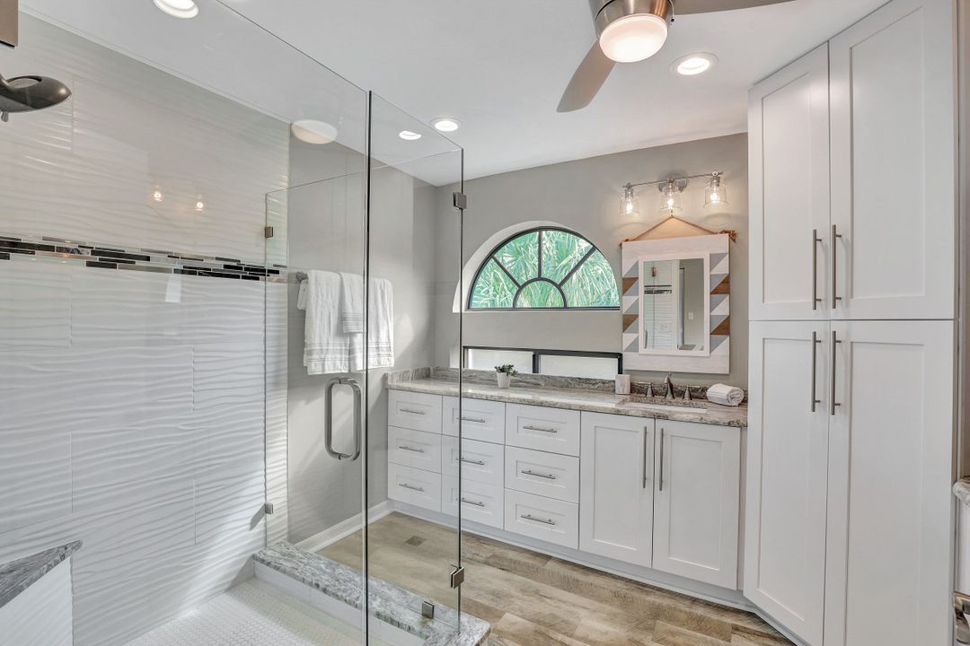 6535 Valen Way #E-203, Naples, FL 34108