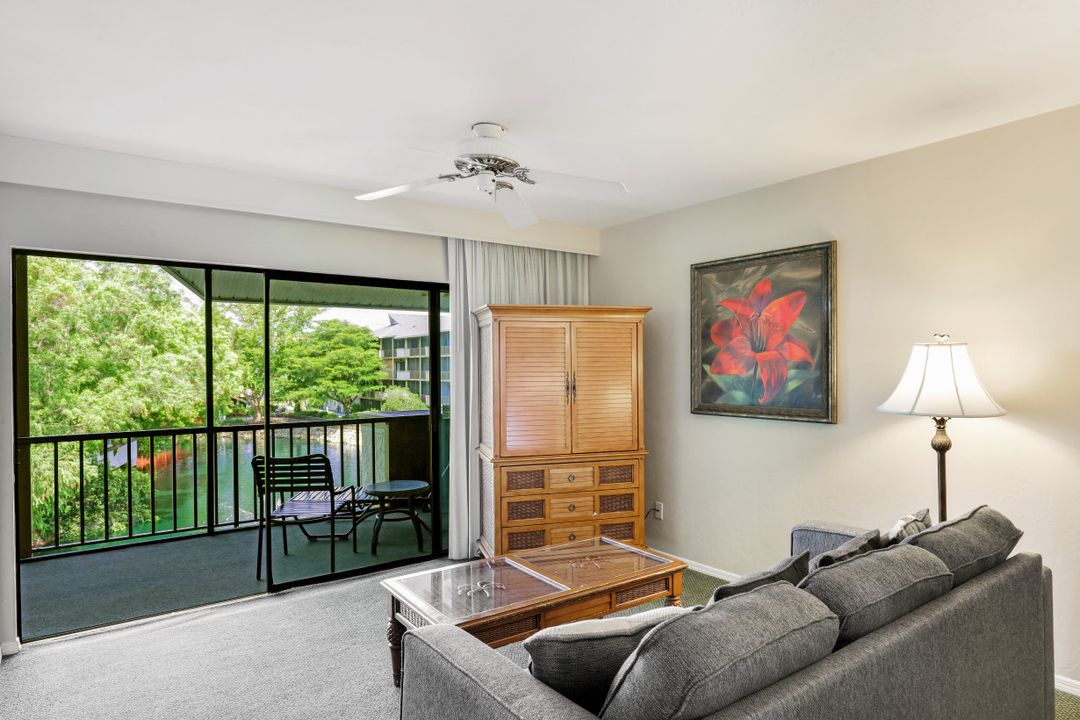 600 Neapolitan Way #346, Naples, FL 34103