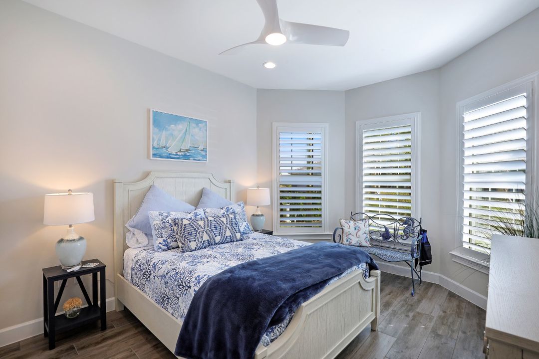 5855 Haiti Dr, Naples, FL 34112