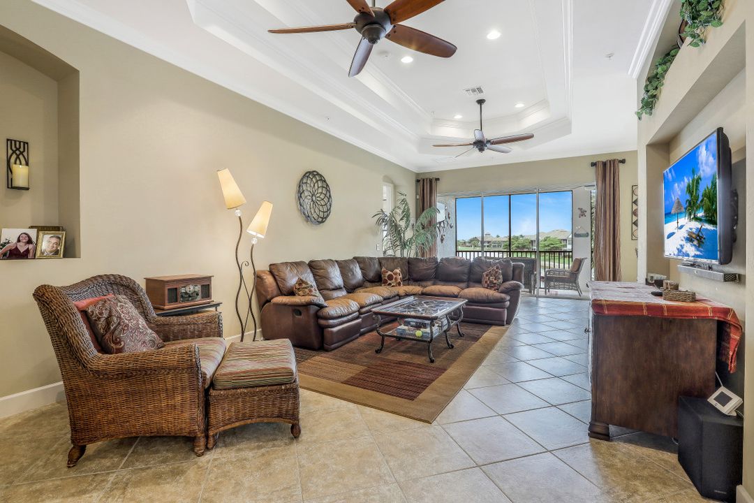 8779 Coastline Ct #202, Naples, FL 34120