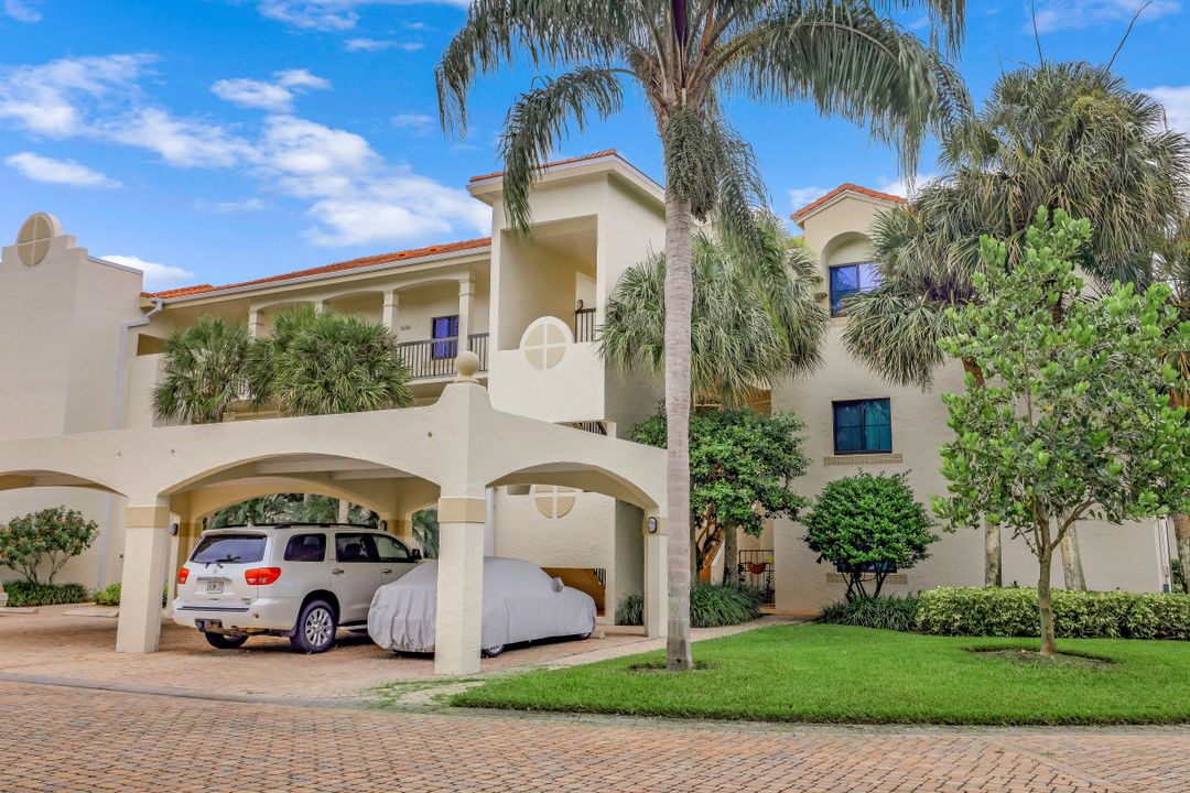 6525 Valen Way #202, Naples, FL 34108