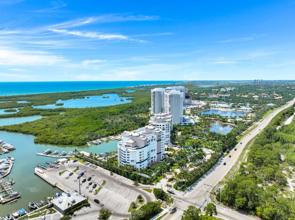 13675 Vanderbilt Dr #610, Naples, FL 34110