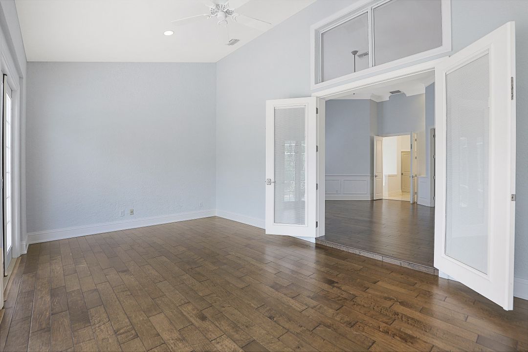 1905 Fairfax Cir, Naples, FL 34109