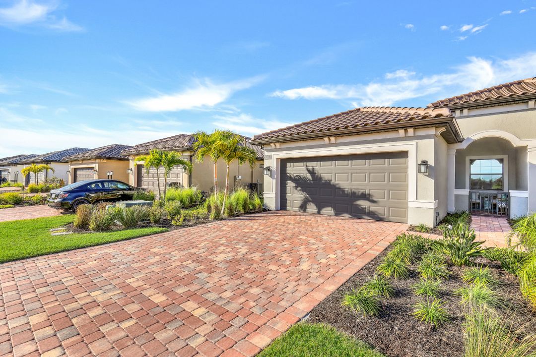 12330 Canal Grande Dr, Fort Myers, FL 33913