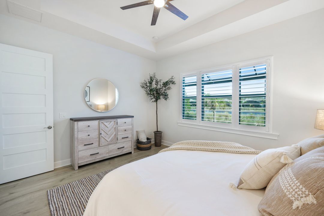 6295 Arriba Ave, Naples, FL 34113