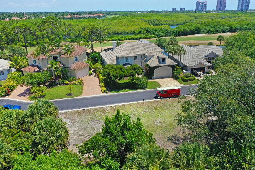 25350 Goldcrest Dr, Bonita Springs, FL 34134