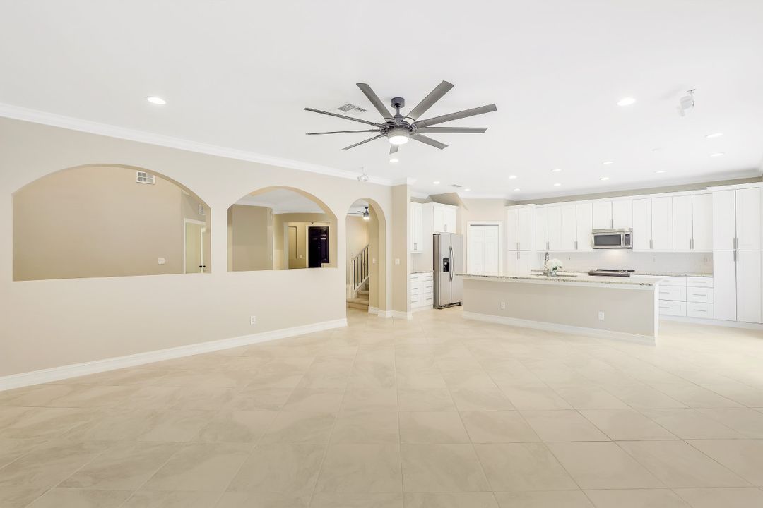 10237 S Silver Palm Dr, Estero, FL 33928