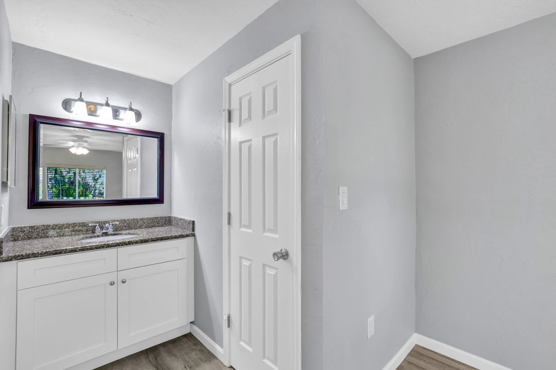 8071 Country Rd #106, Fort Myers, FL 33919