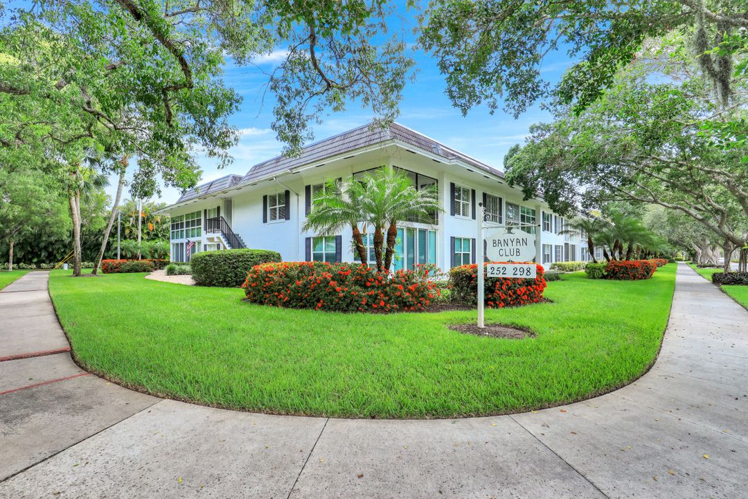 262 Banyan Blvd #262, Naples, FL 34102
